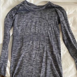 Lululemon size 6 swiftly tech long sleeve